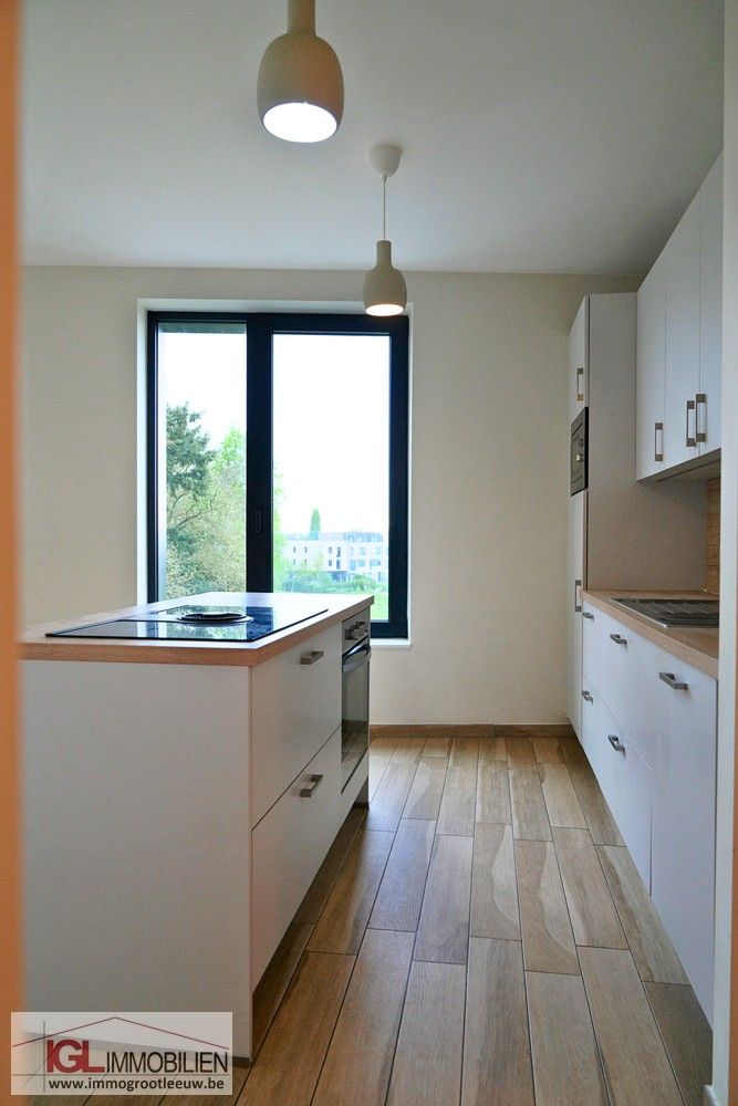 Modern appartement met terras, parkeerplaats en kelder foto 5