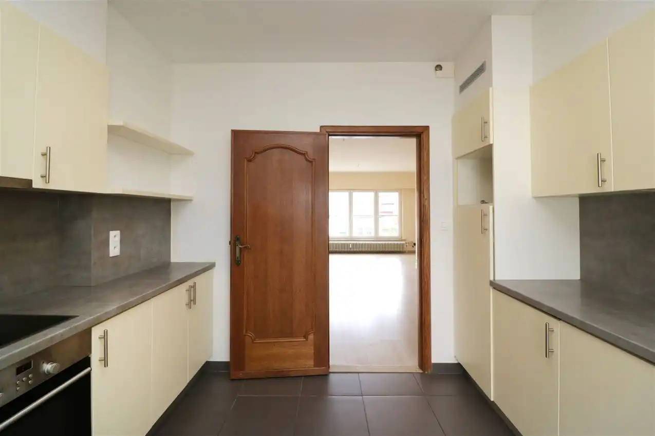 Opbrengsteigendom (handel & 4 app) op toplocatie foto 41