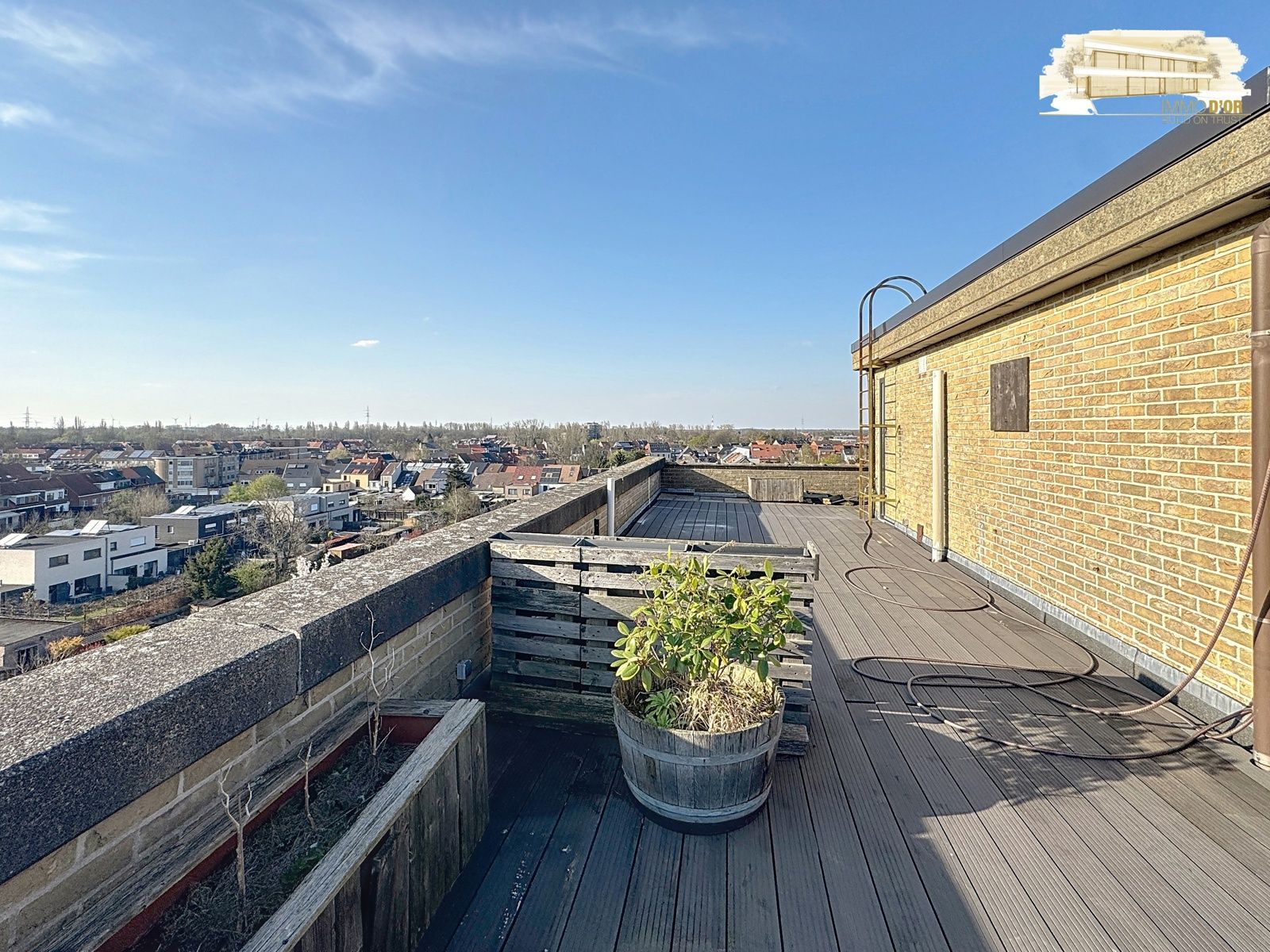 Prachtig dakappartement met een zeer groot Zuid en W-terras  foto 23