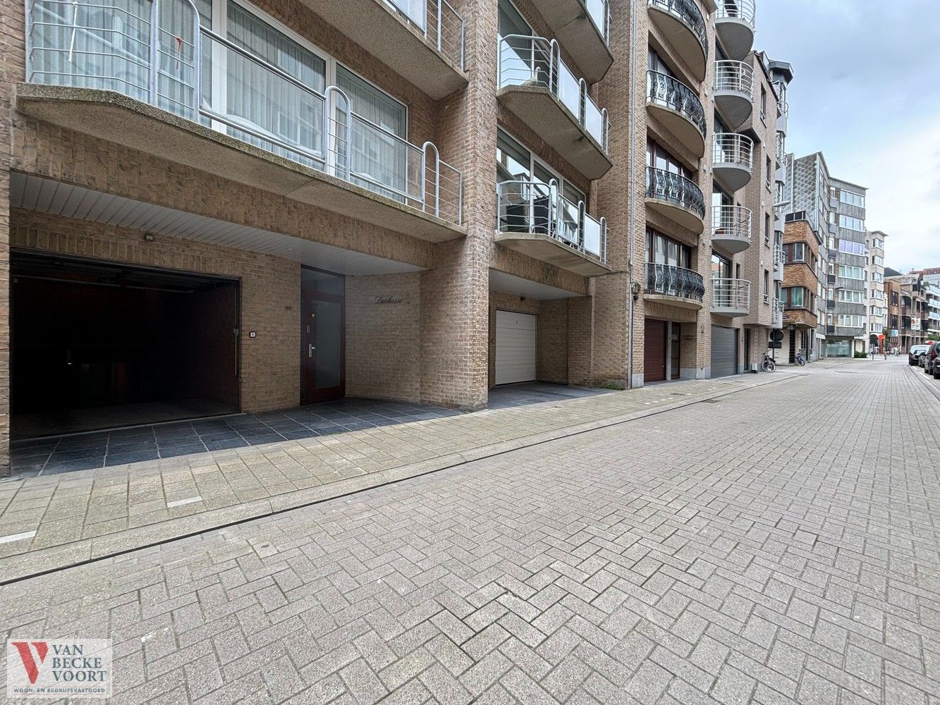 Garagebox in stadscentrum Oostende foto {{pictureIndex}}