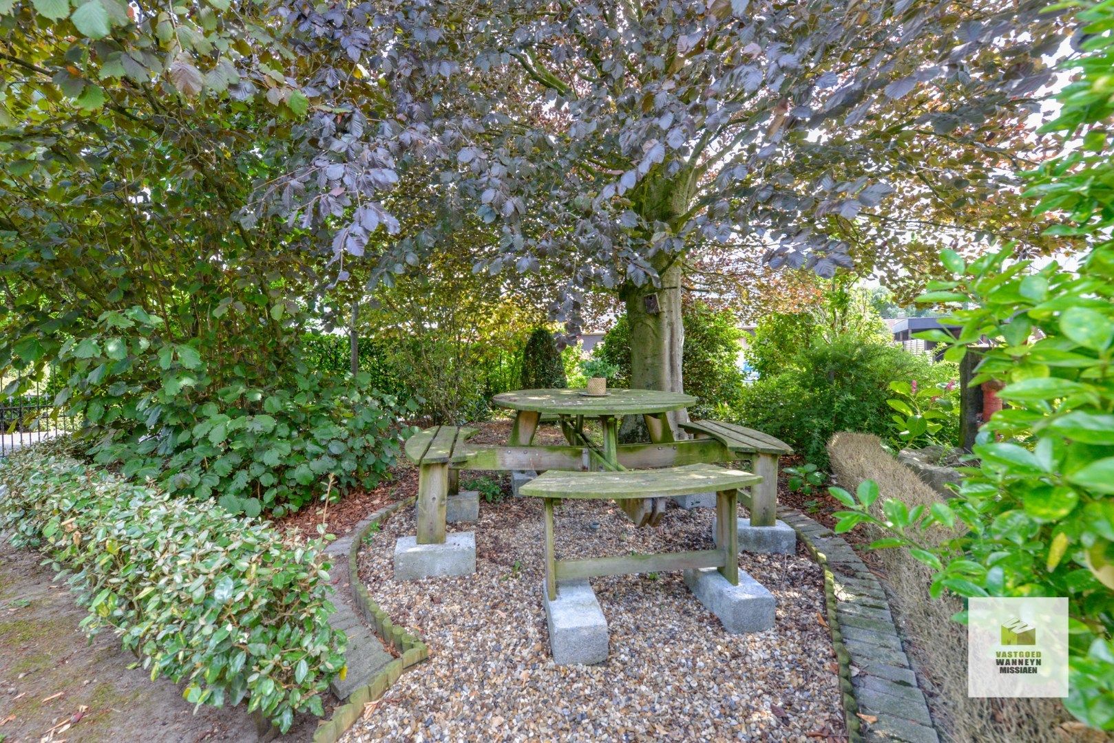 Te renoveren halfopen woning op 778 m2 met 4 slaapkamers (1 gelijkvloers) foto 25