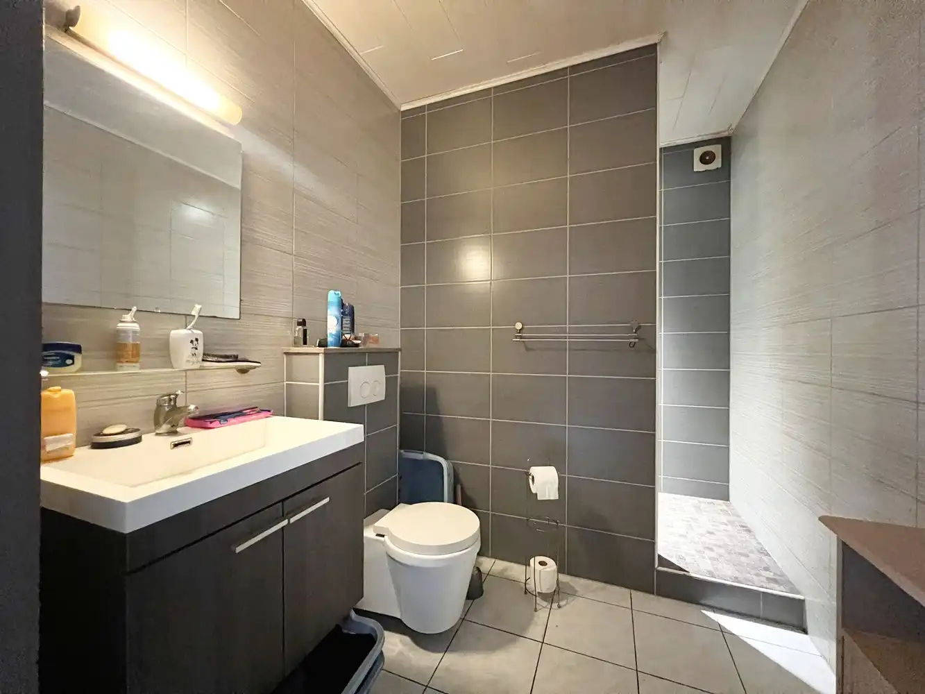 Instapklare, lichtrijke woning met 2 slpks en tuin foto 6