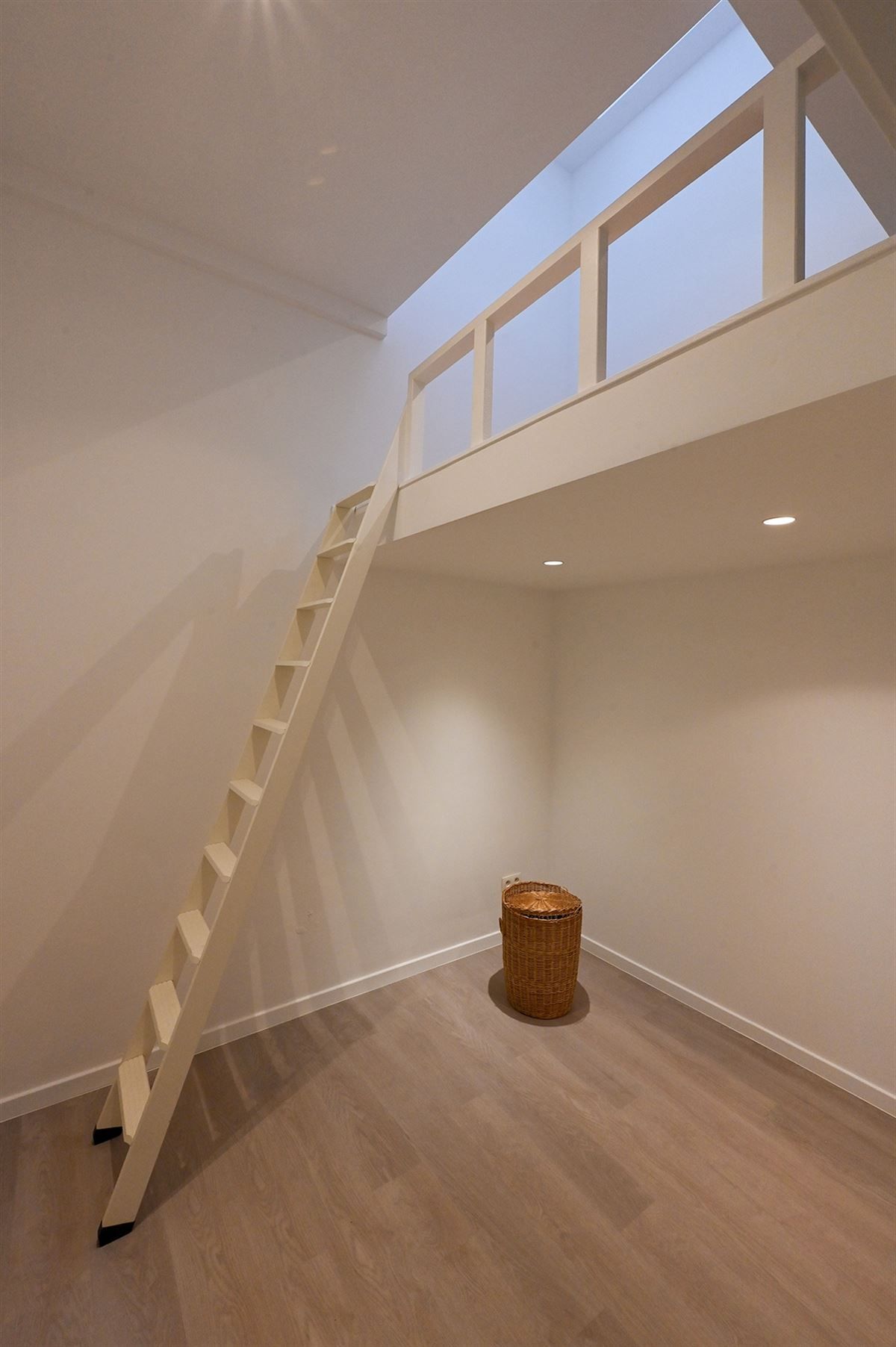 Volledig gerenoveerde opbrengsteigendom met 2 vergunde duplex-appartementen  foto 6
