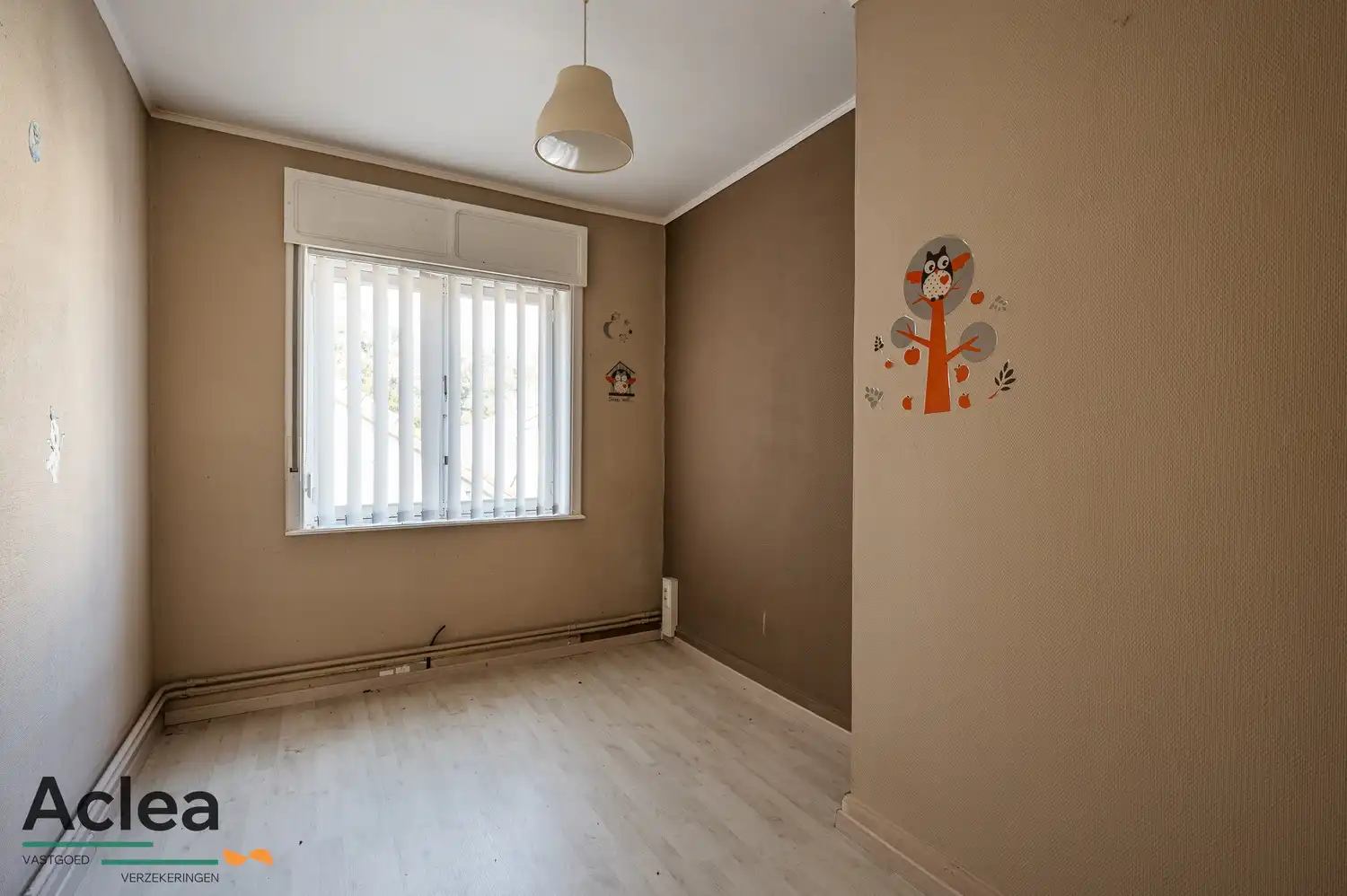 Te renoveren woning met grote magazijnruimte en veel potentieel foto 22