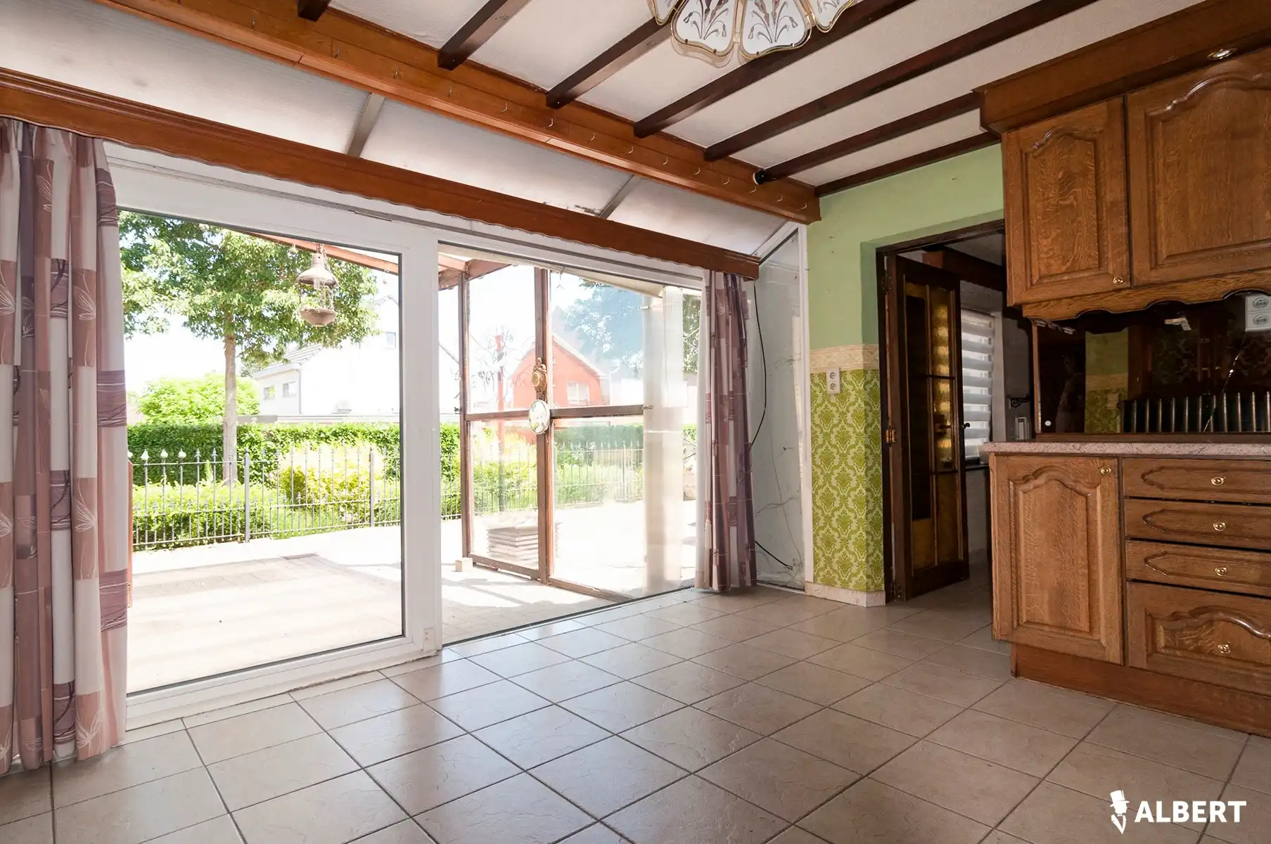 Leuke halfopen gezinswoning met potentieel op topligging! foto 8
