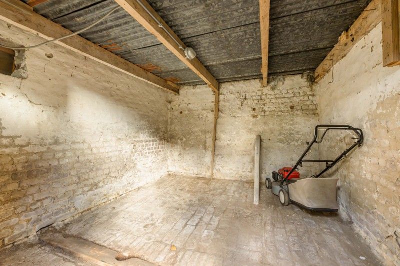 Te herbouwen of te slopen woning op ruim perceel in landelijke omgeving! foto 16