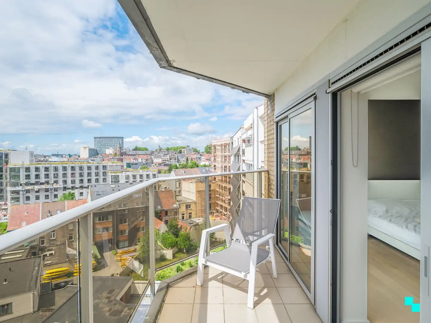 Stijlvol appartement nabij de Sint-Lievenspoort foto {{pictureIndex}}