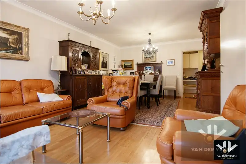 APPARTEMENT MET 3 SLPK - 102 m2 + terras - INCLUSIEF GARAGEBOX foto 4