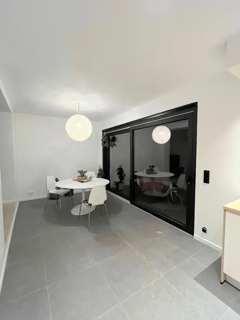 Volledig gerenoveerde woning met tuin en garage te Bissegem foto 5