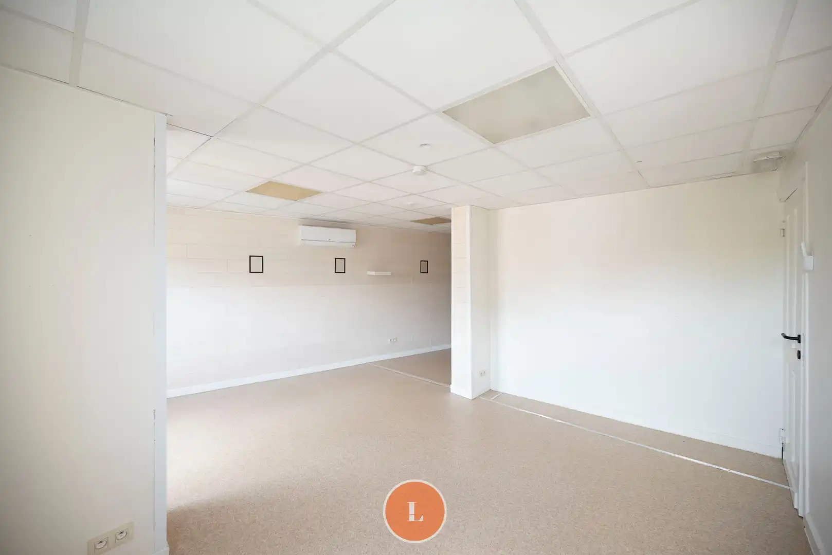 Te koop ruime halfopen woning met 4 slaapkamers en uitweg te Sint-Eloois-Winkel. foto 14