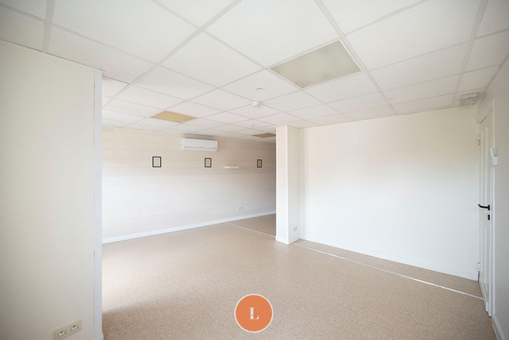 Te koop ruime halfopen woning met 4 slaapkamers en uitweg te Sint-Eloois-Winkel. foto 14