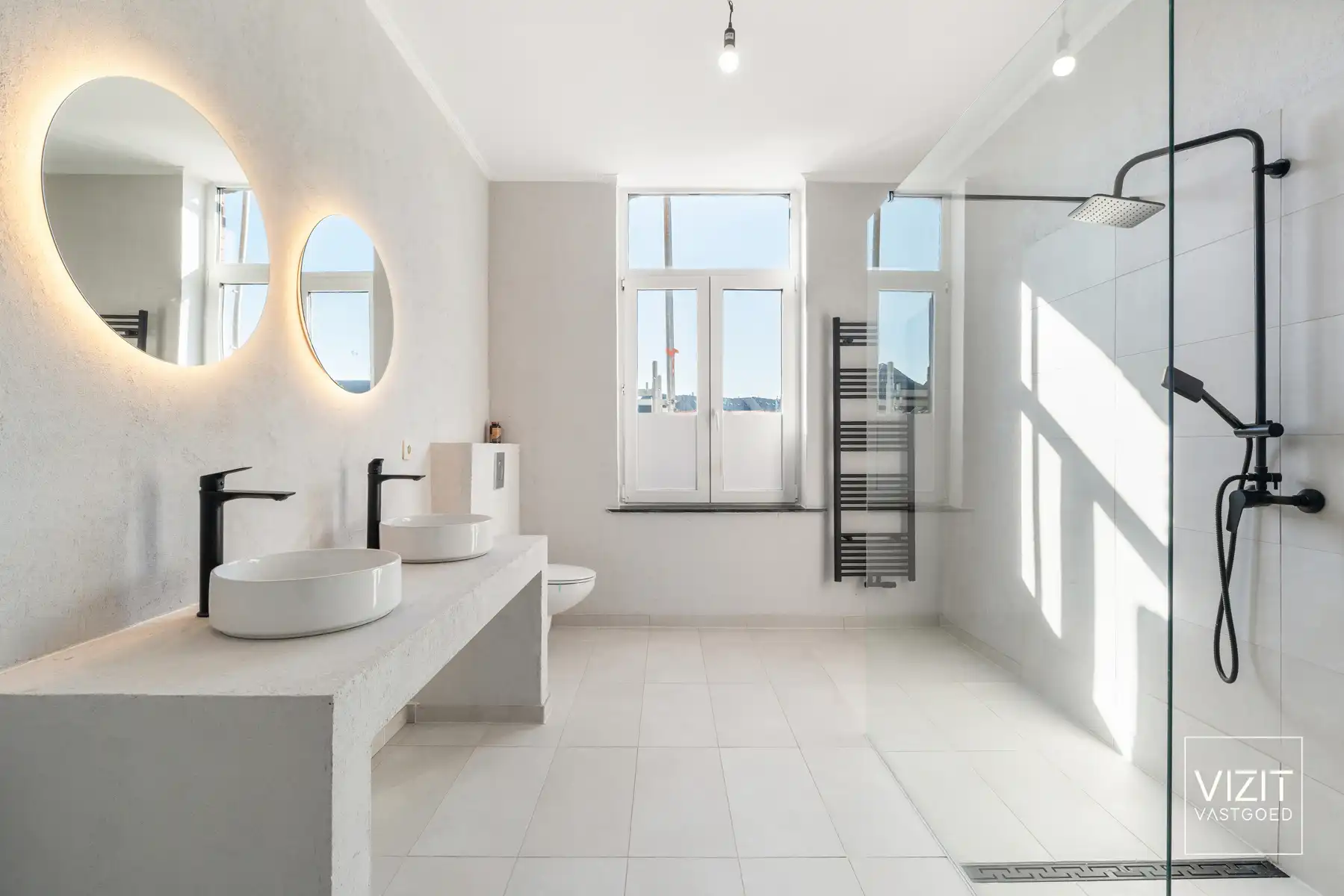 Volledig gerenoveerde woning met stadstuin foto 15