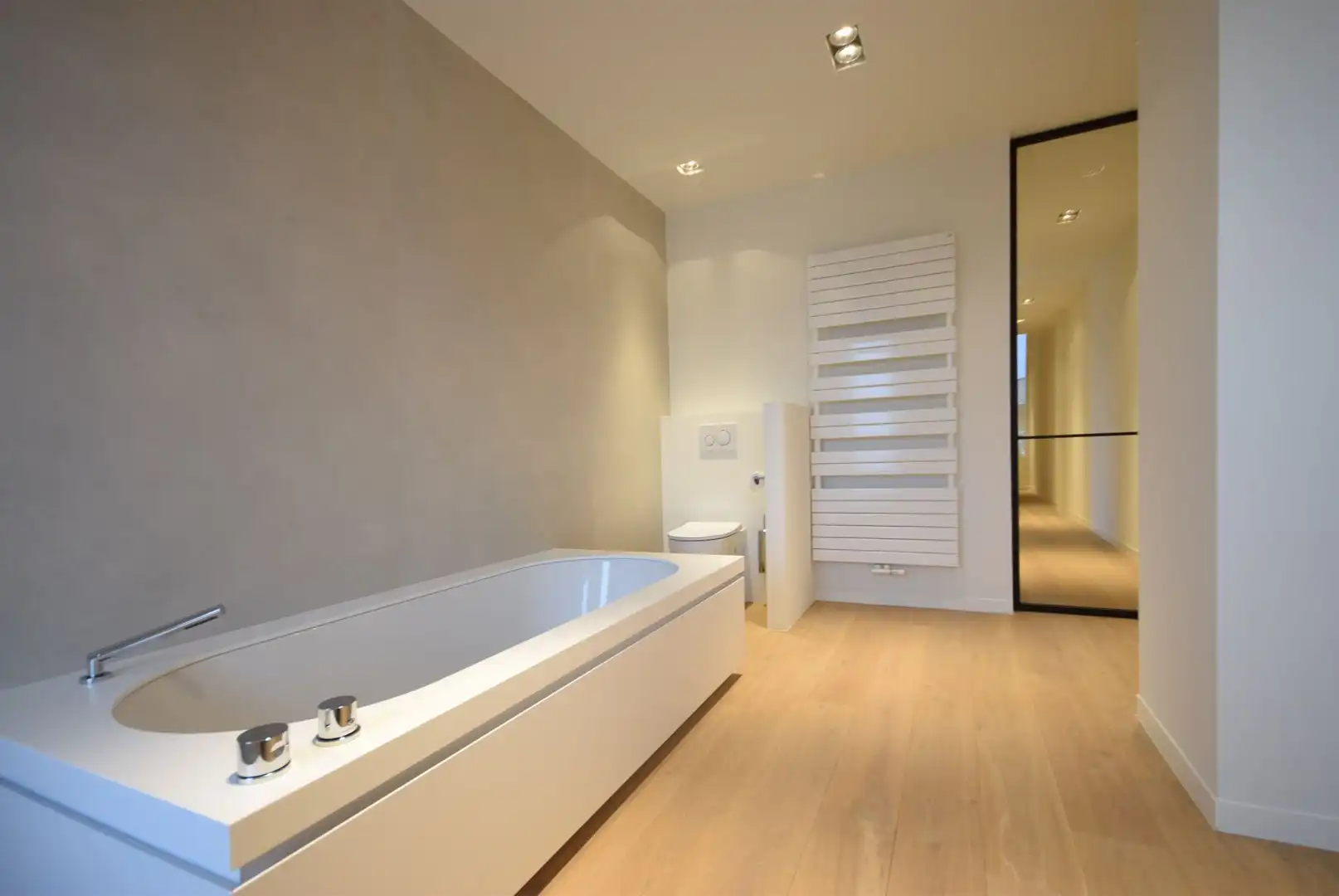 LUXE PENTHOUSE MET ADEMBENEMEND ZICHT OP STERREBOS. foto 15