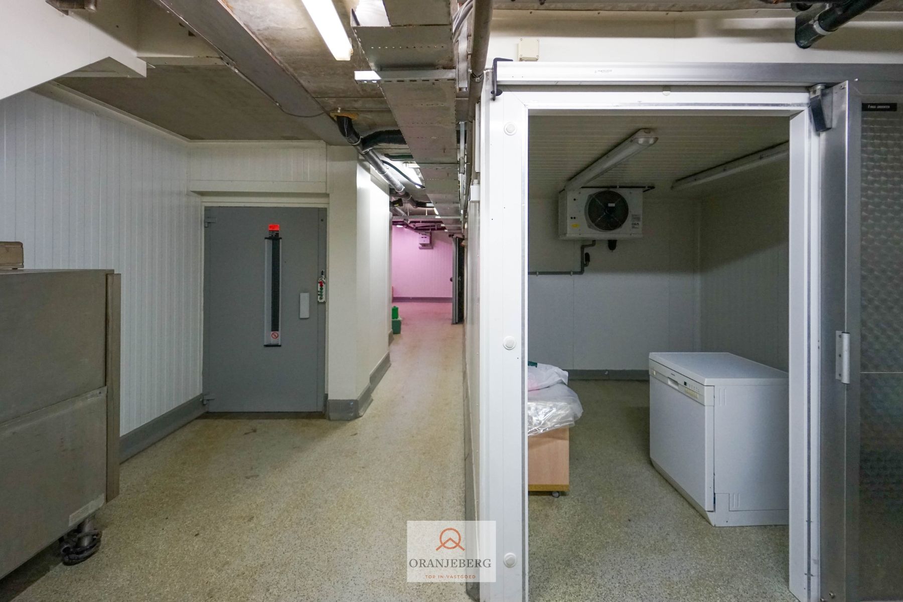 Volledig gerenoveerde winkelruimte + atelier met garage te huur in Gentbrugge foto 19