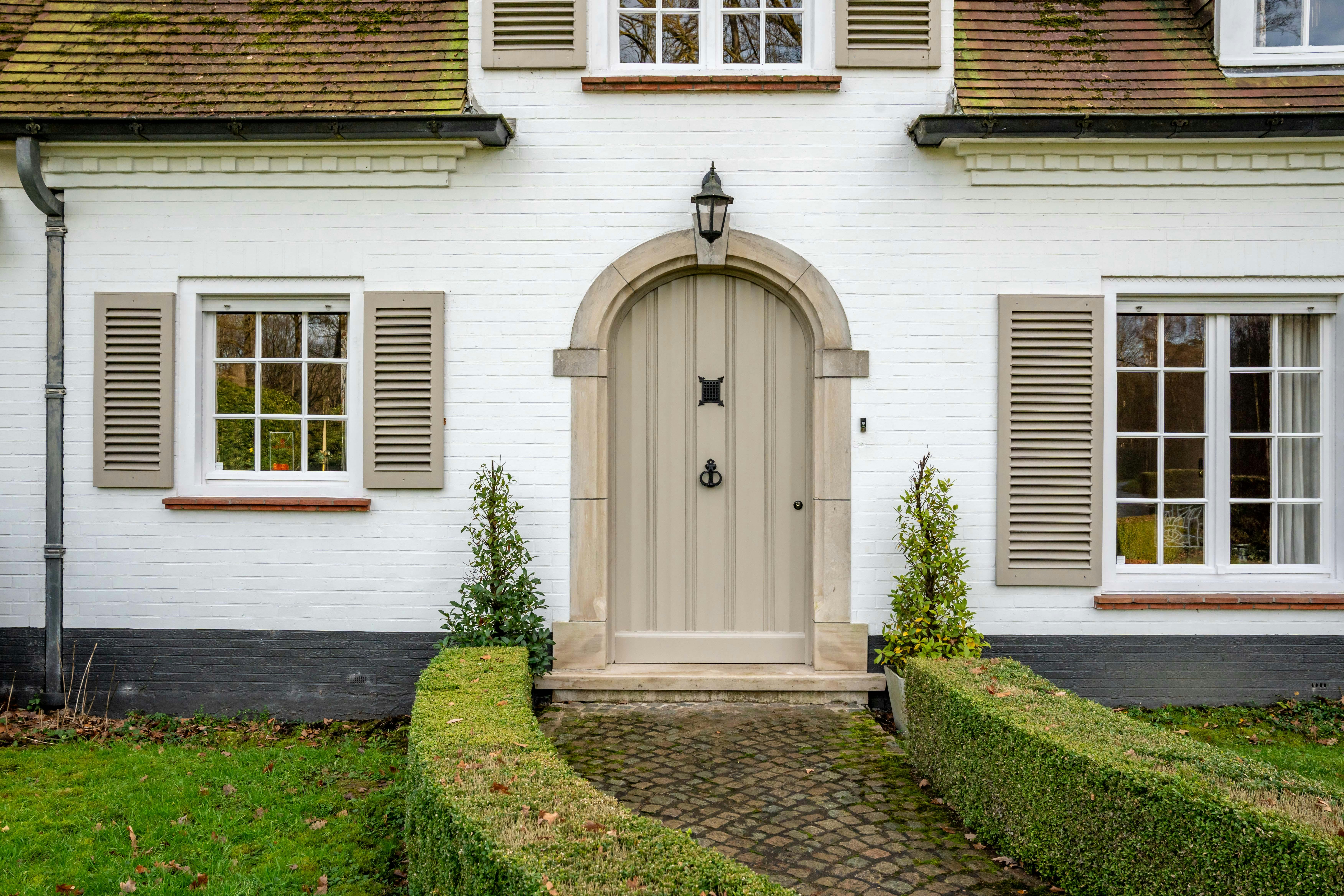 Klassieke villa te koop gelegen in het Waaroostpark  foto 3