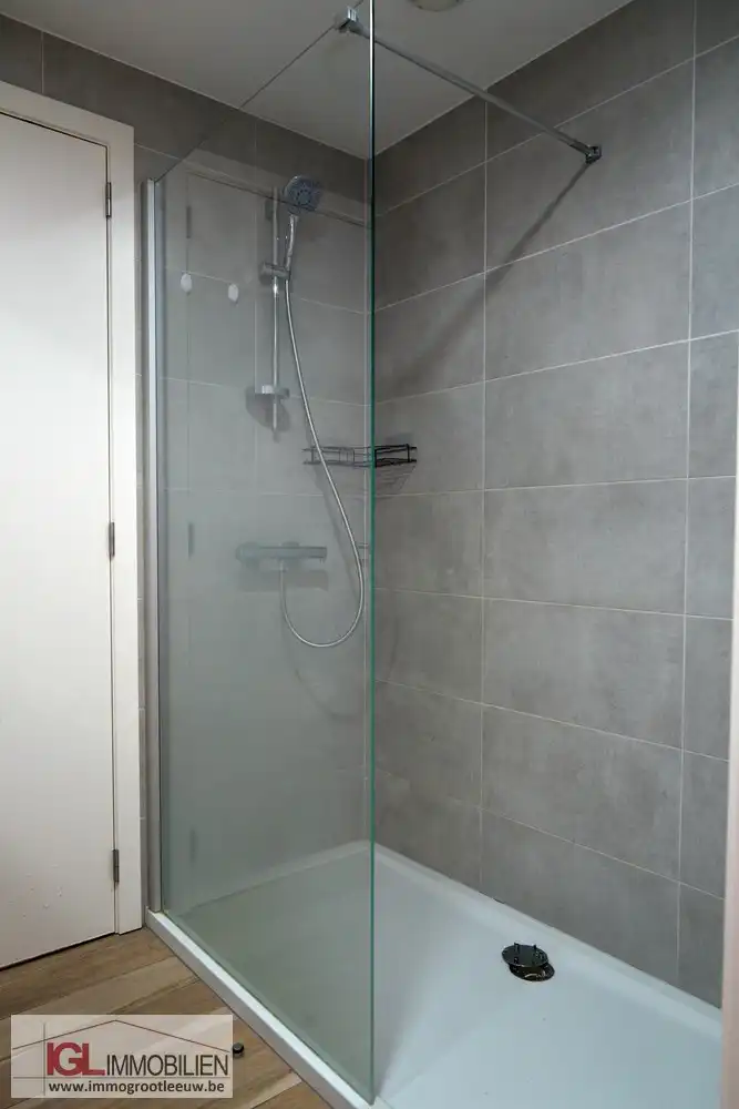 Modern appartement met 2 slaapkamers & zonnig terras foto 10