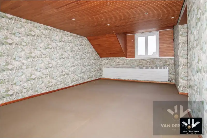 DEGELIJKE GEZINSWONING  MET GARAGE  IN DE SINT-CATHARINAWIJK foto 30