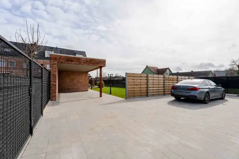 Energiezuinige halfopen woning met 3 slaapkamers. foto 15