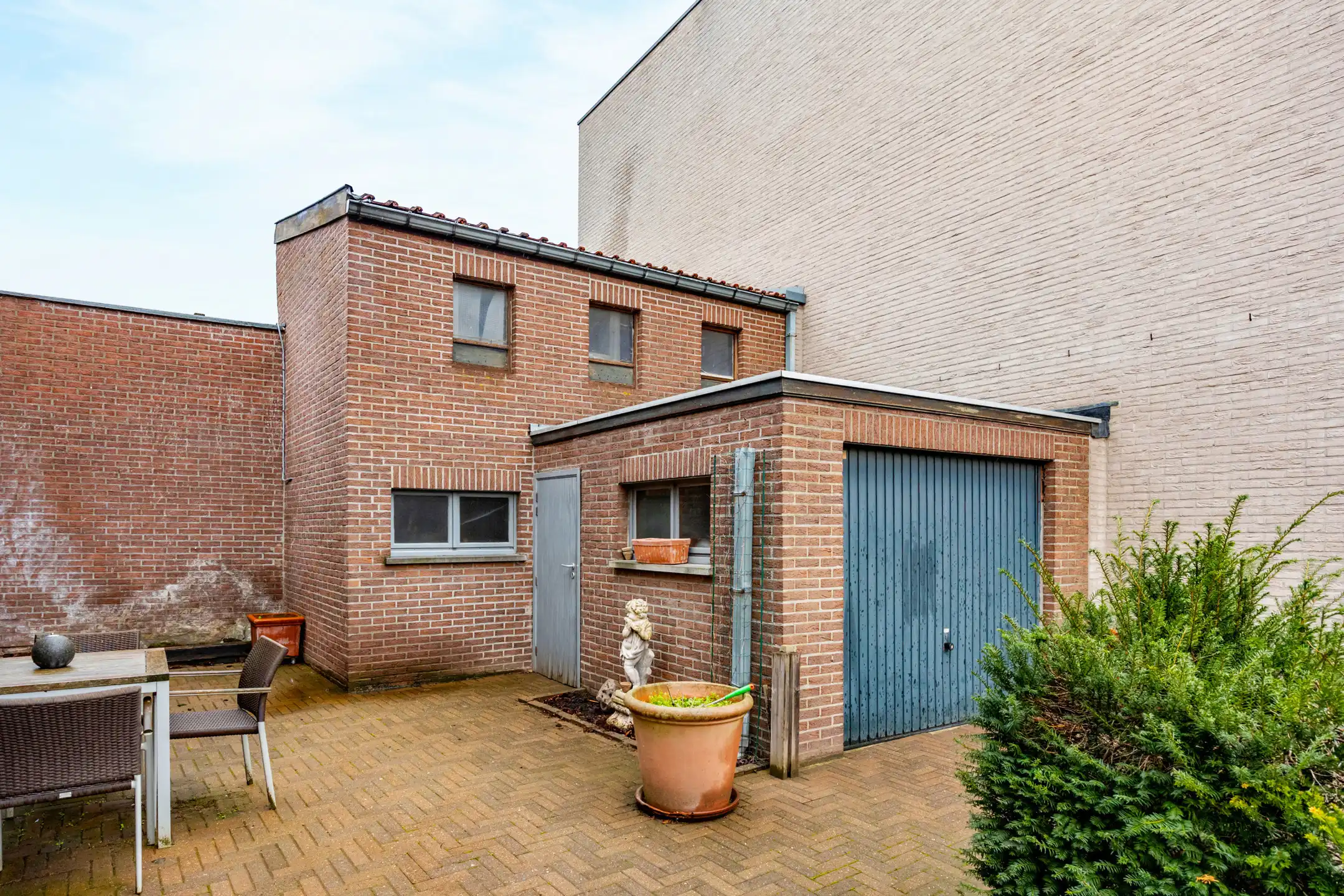 Ruime eengezinswoning met authentieke charme in Koninksem foto 12