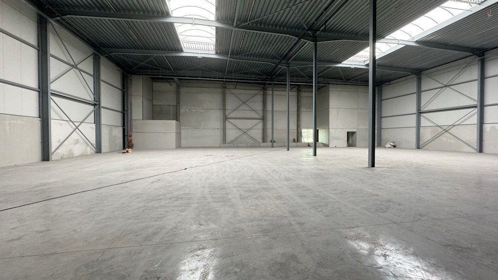 Nieuwbouw showroom met magazijn te huur aan A12 in Aartselaar foto 5