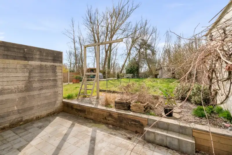 Instapklare woning met 3 slpkmrs op 282m² foto 2