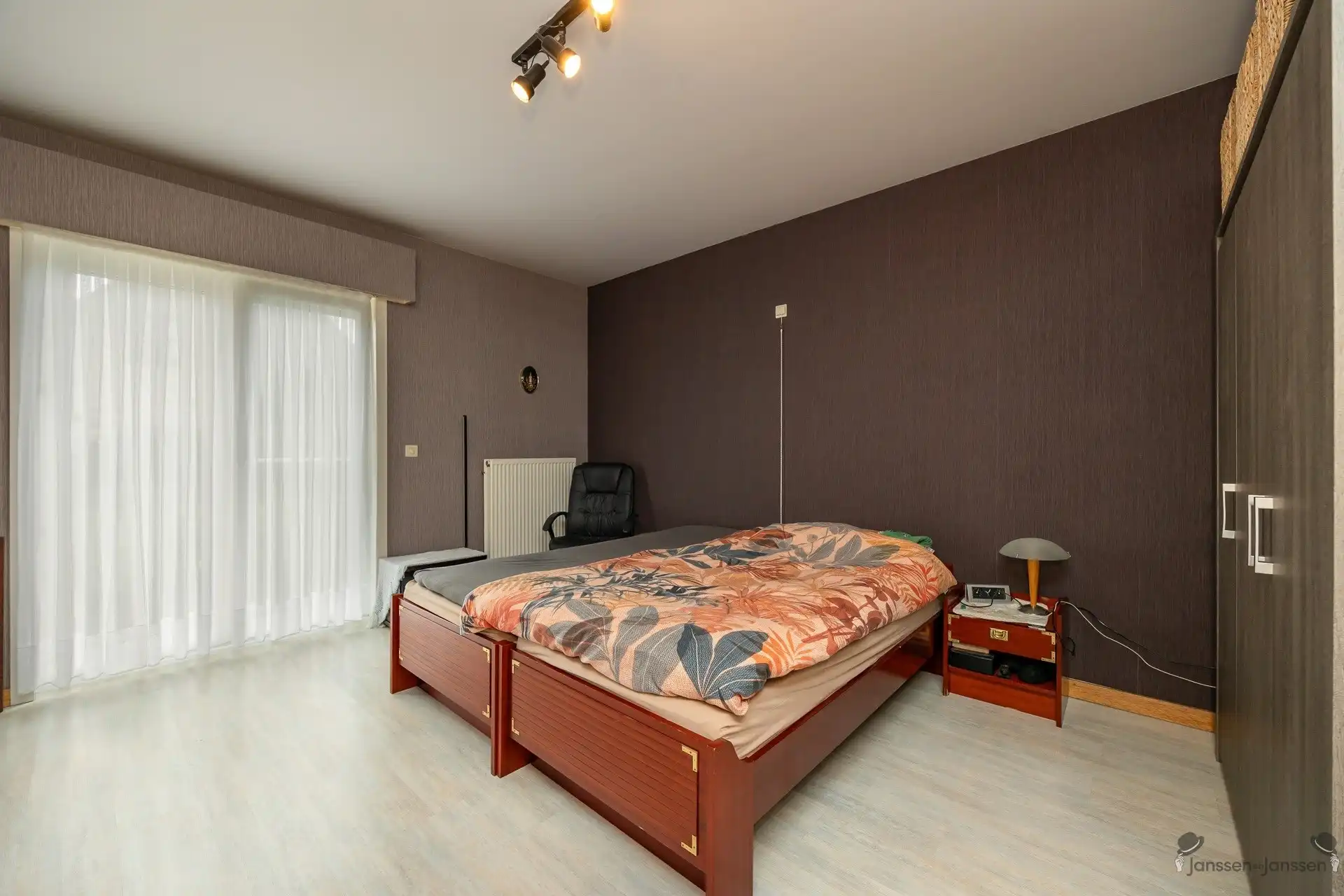 Rustig gelegen bungalow op 1600m² terrein  foto 15