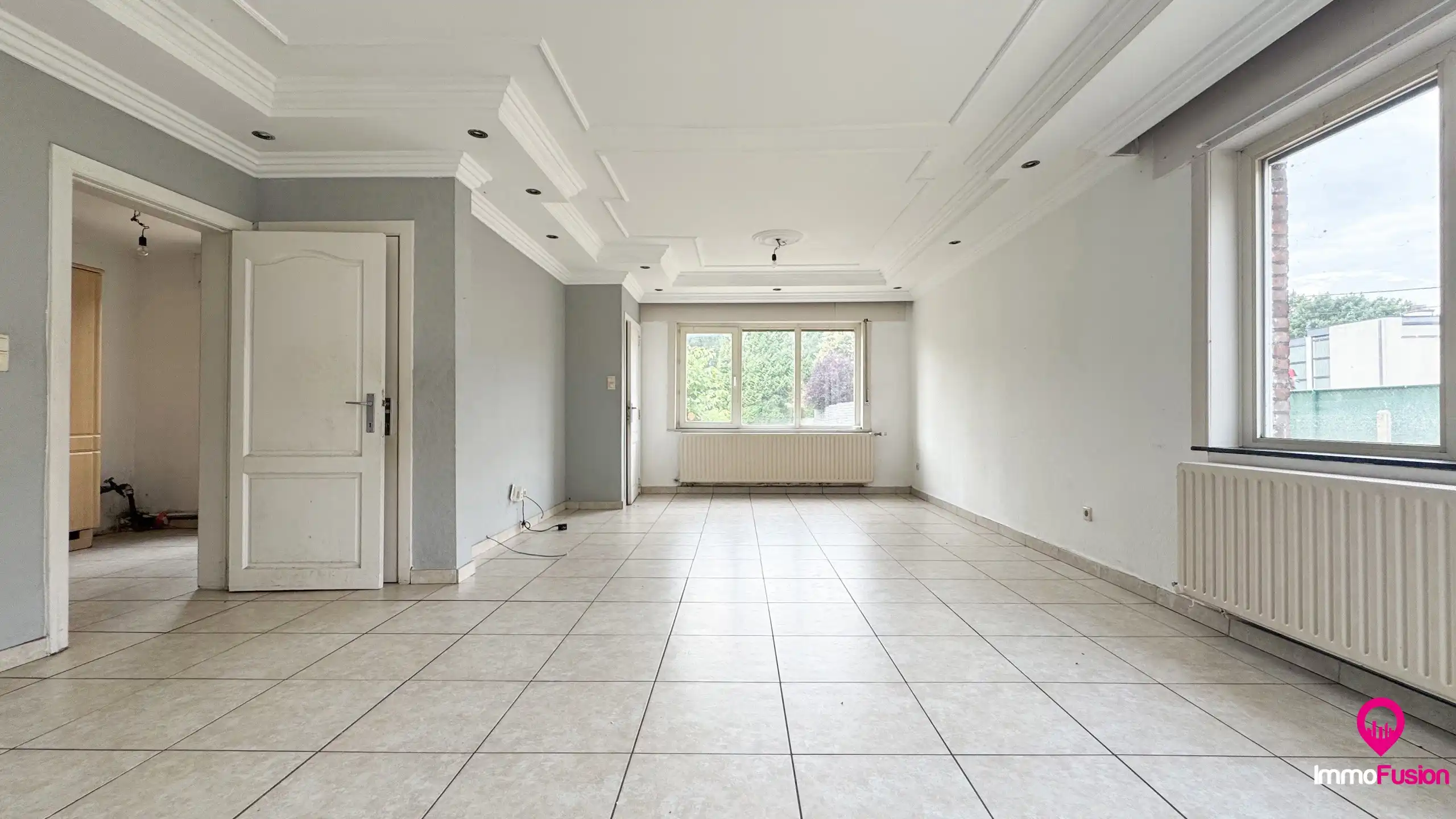 Te renoveren woning op groot perceel te Heusden-Zolder! foto 6