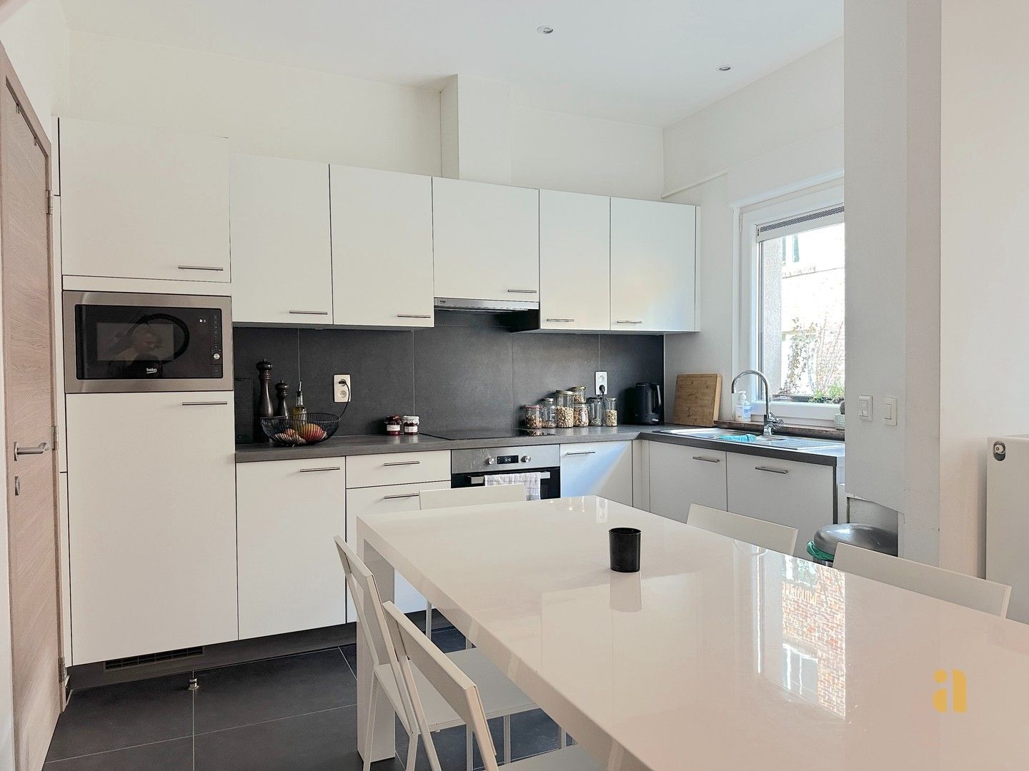 Lichtrijke woning in een gezellige leefstraat foto 6