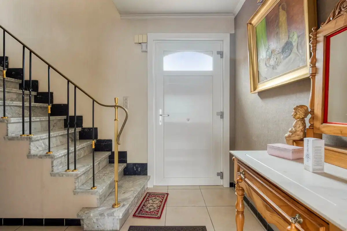 Goed gelegen woning met 3 slaapkamers foto 8