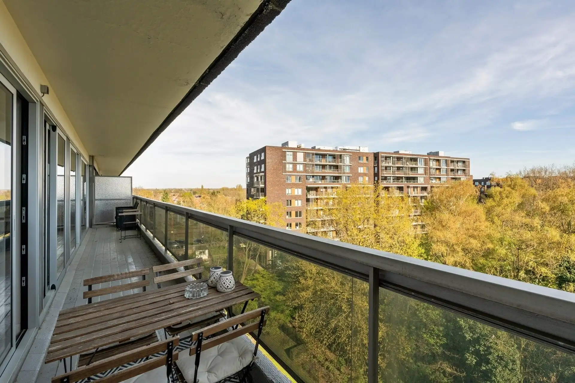 Gerenoveerd appartement met ruim terras foto 14