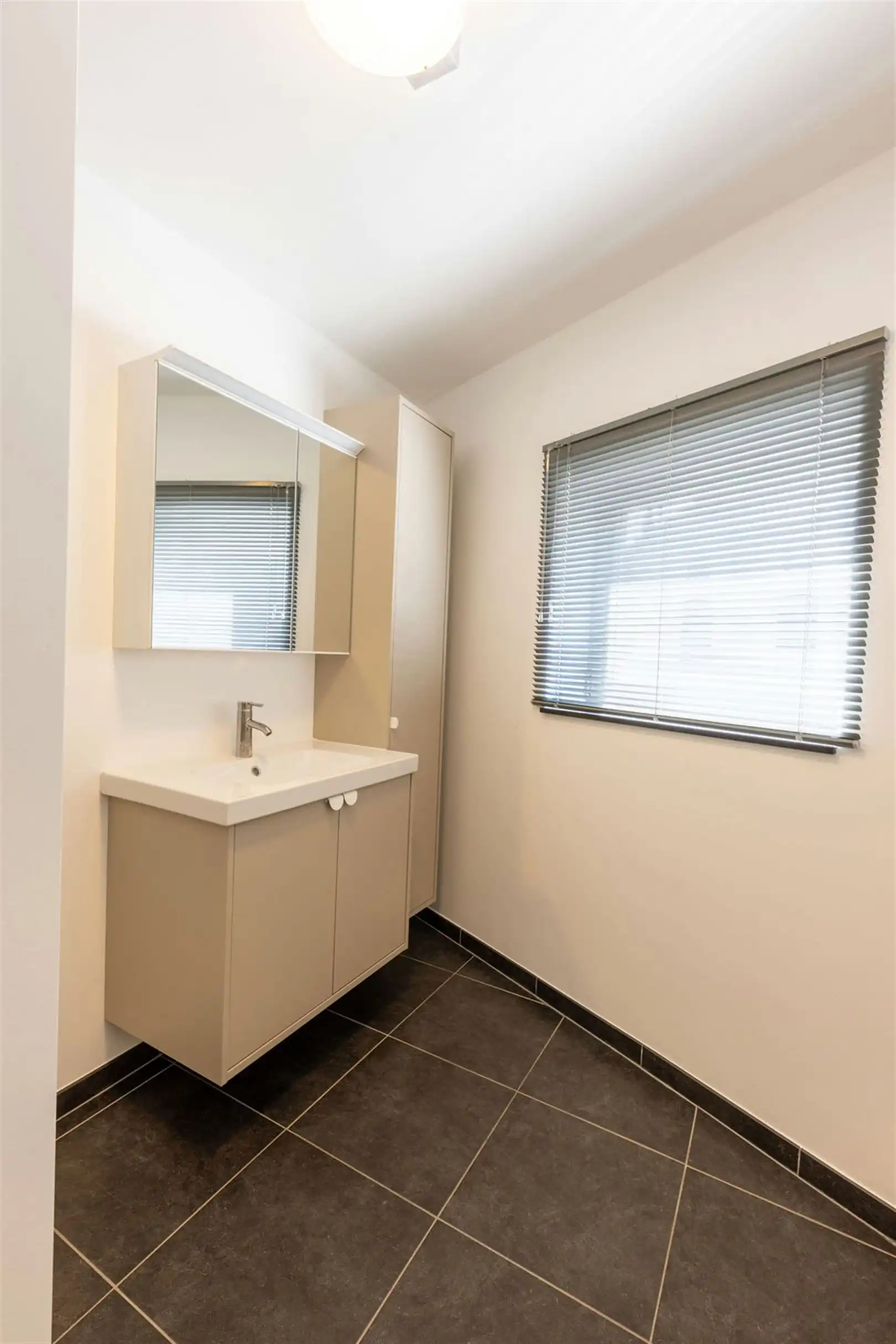 Gelijkvloers appartement met garage in Nederename foto 16