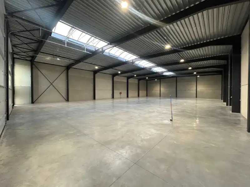Nieuwbouw KMO-unit van 886 m² – topligging Deinze Noord foto 3