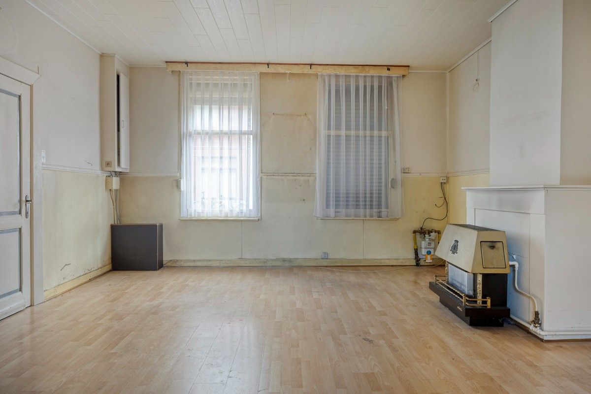 RUIME EN RUSTIG GELEGEN GEZINSWONING | 4 SLPKS - GARAGE - TUIN | TE RENOVEREN foto 5