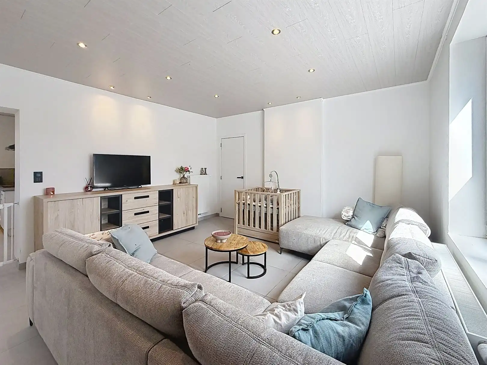 Gerenoveerde woning (2019), 2 slpks, zolder, opp 3a 03ca foto 8