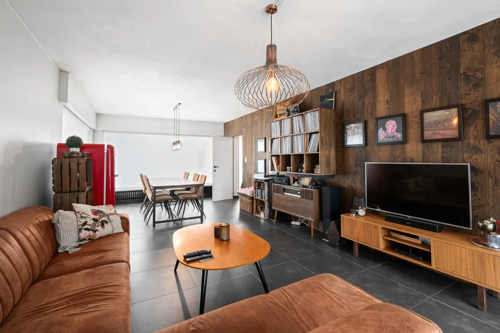 Kijkdag 31/10/2026. Prachtig afgewerkte woning op 486 m² met 3 ruime slaapkamers! foto {{pictureIndex}}