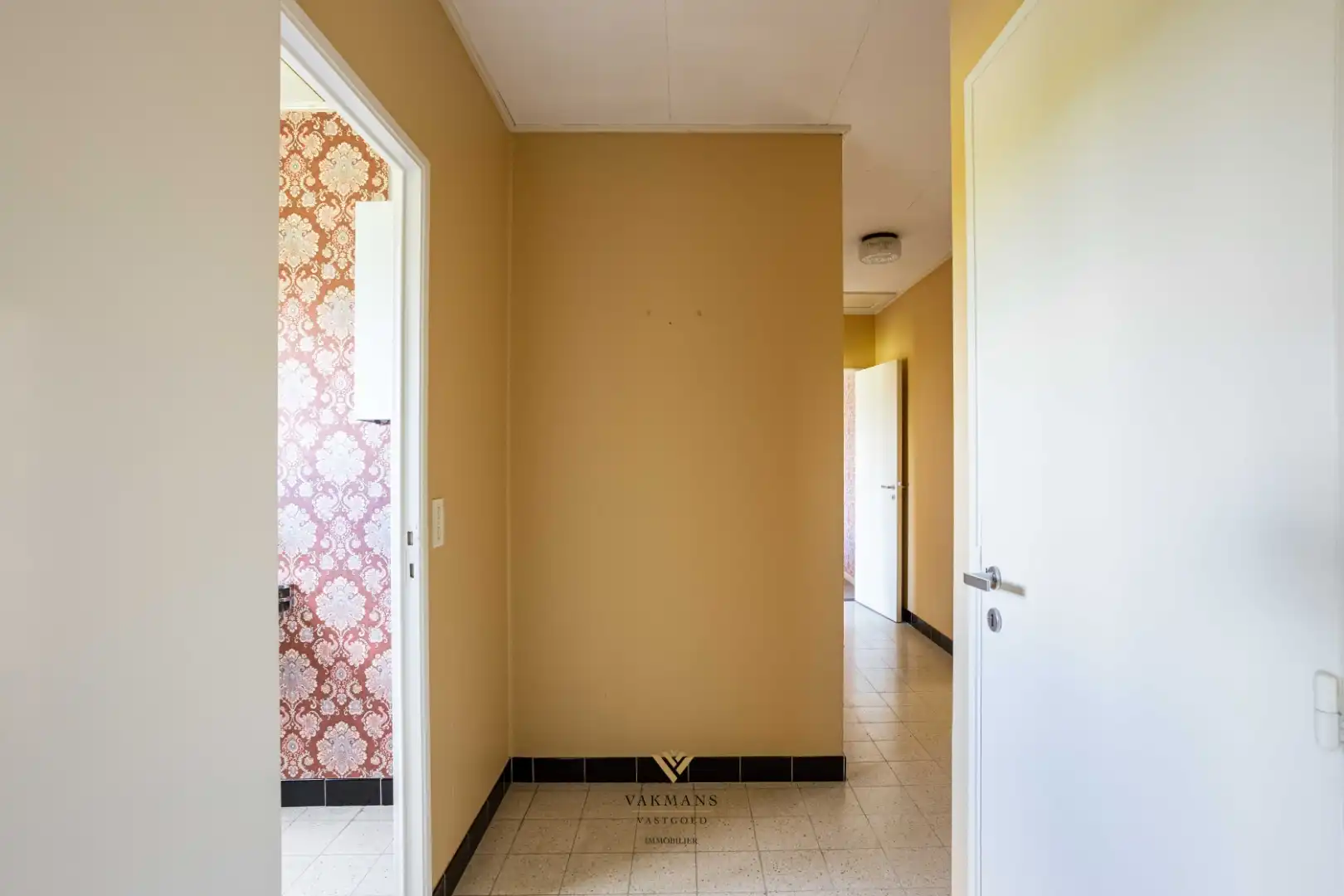 Gelijkvloerse woning met 3 slaapkamers, oprit en garage foto 20