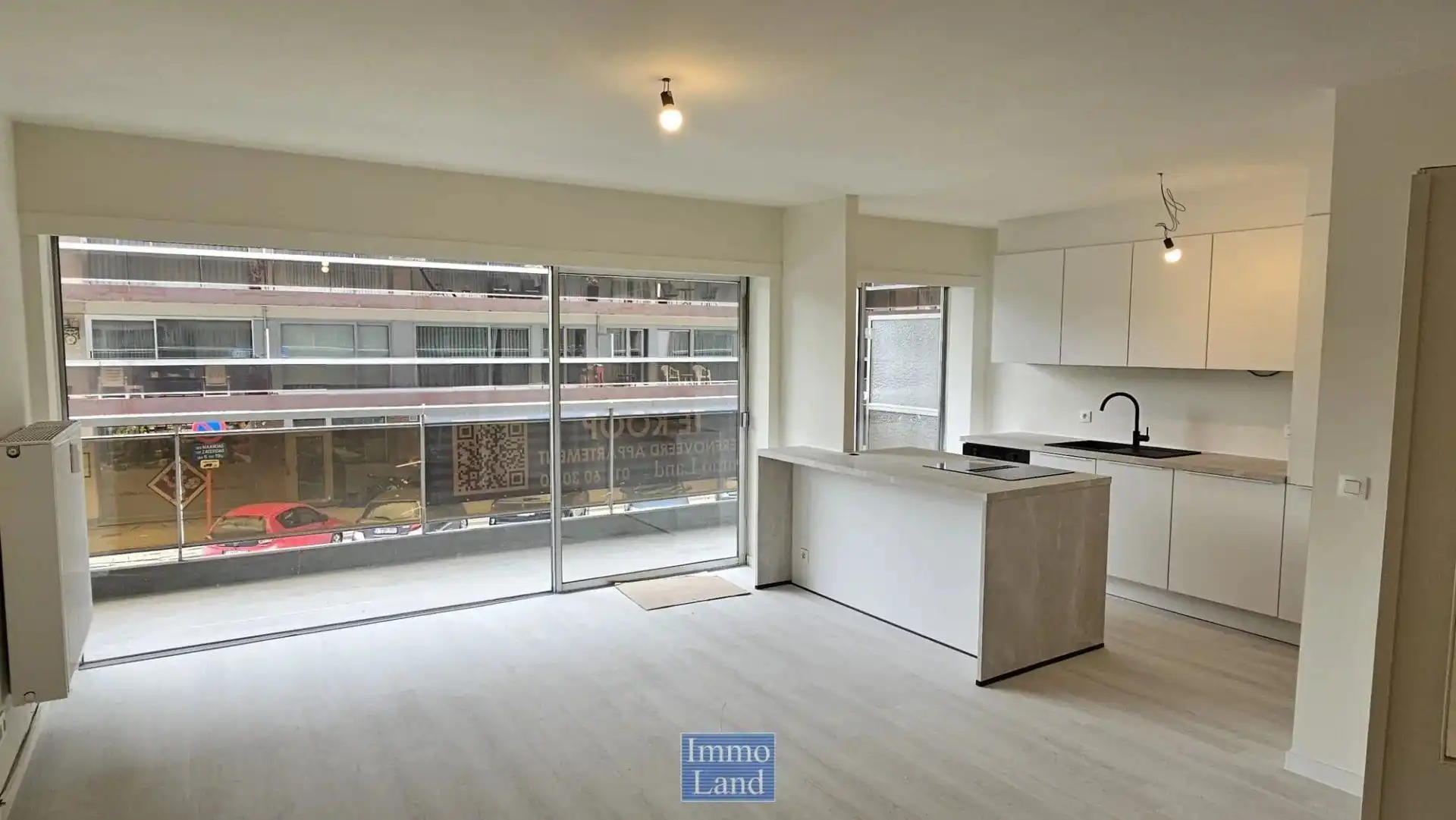 Modern appartement met 2 terrassen gelegen met aan het Sint Katarinaplein. (Meer info op www.immoland.com)  foto 3