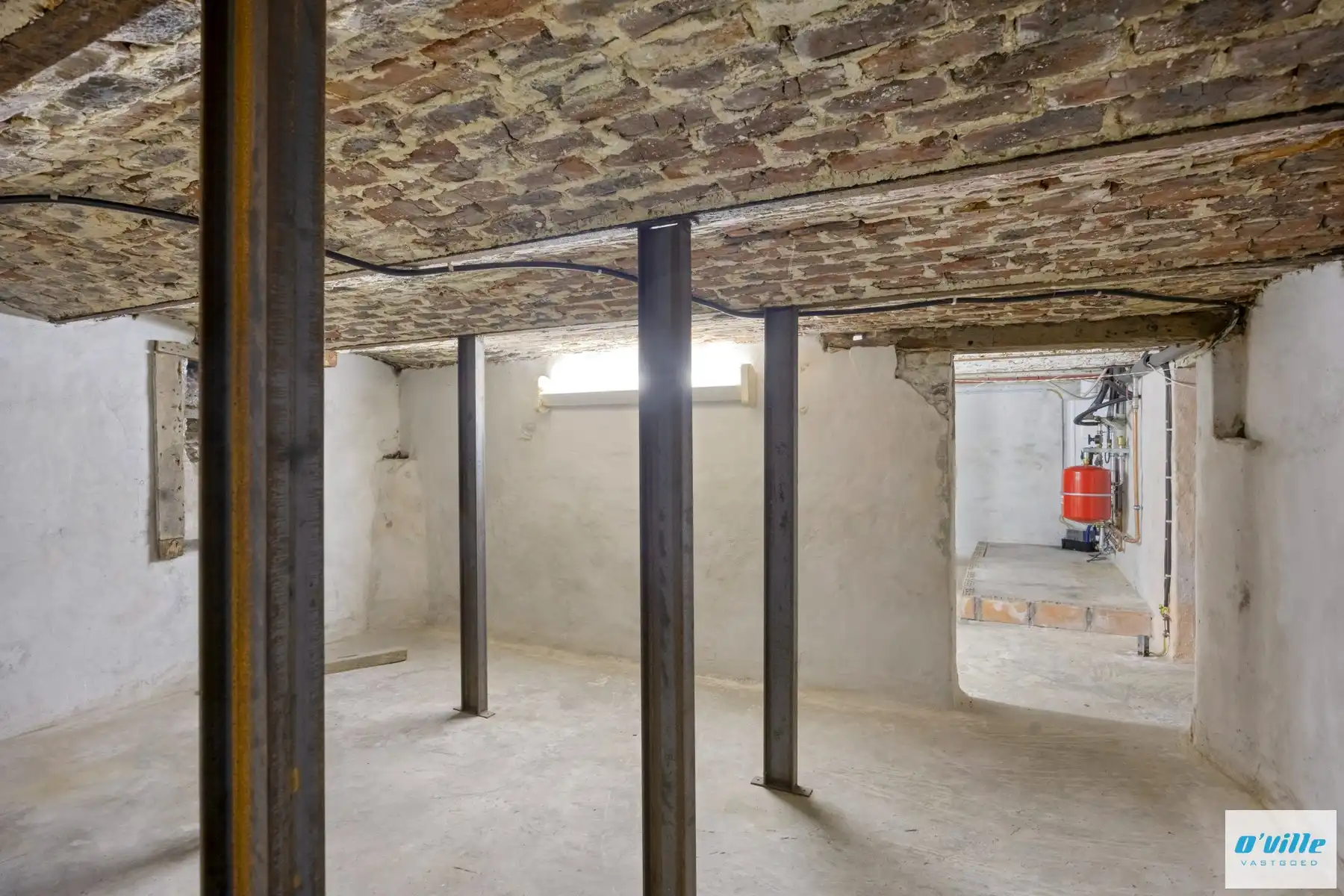 Grote woning met veel uitbreidingsmogelijkheden foto 30