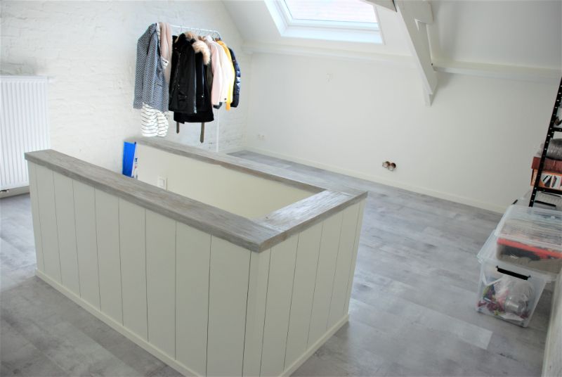 Volledig vernieuwde woning met binnenkoer foto 17