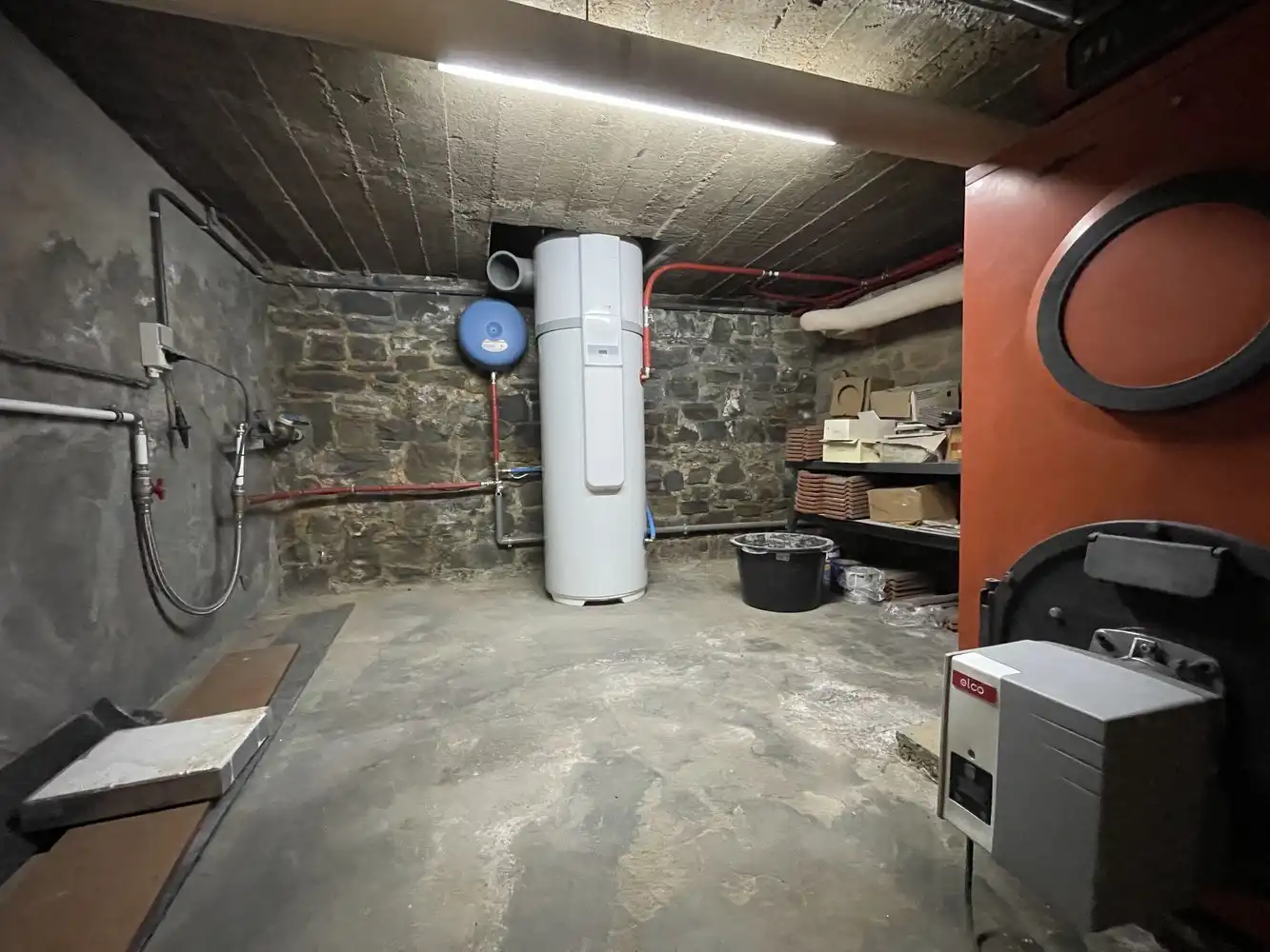 Unieke gerenoveerde woning met 5 slaapkamers en bureau foto 18