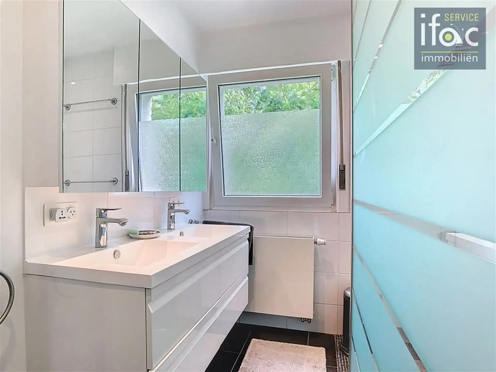 Prachtige villa op toplocatie, 6 slaapkamers en 2 badkamers foto 23