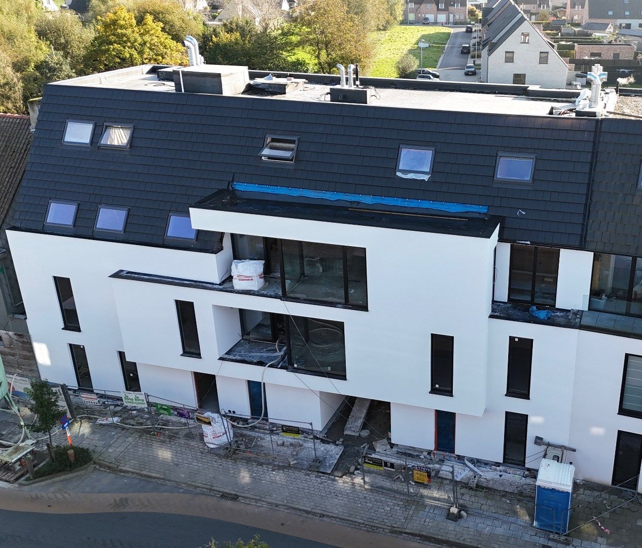 Uniek nieuwbouw appartement met 2 slaapkamers en veel zonlicht te Eernegem foto 5