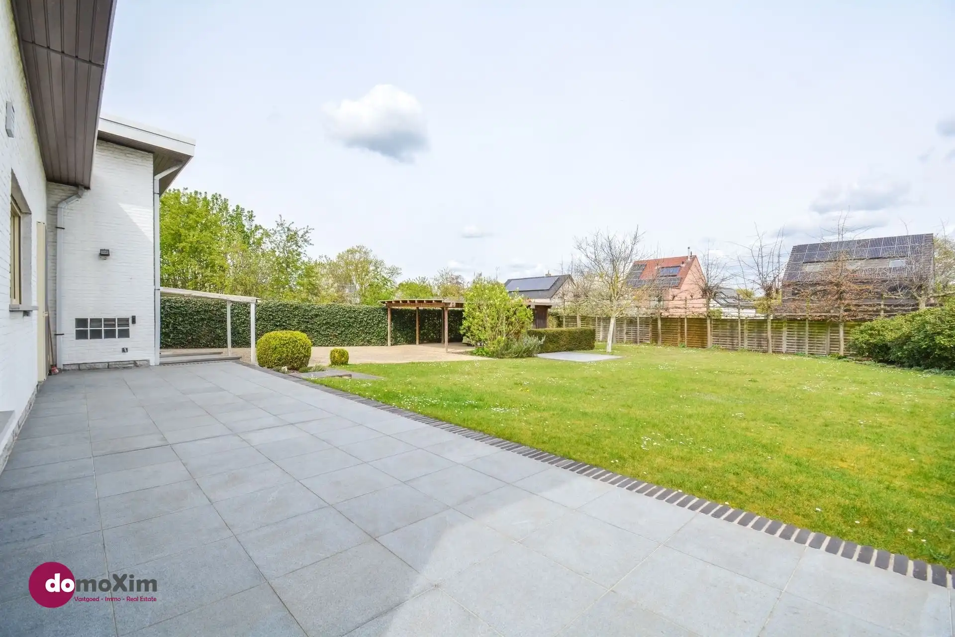 Ruime woning met kantoorruimte in het centrum van Hever foto 24