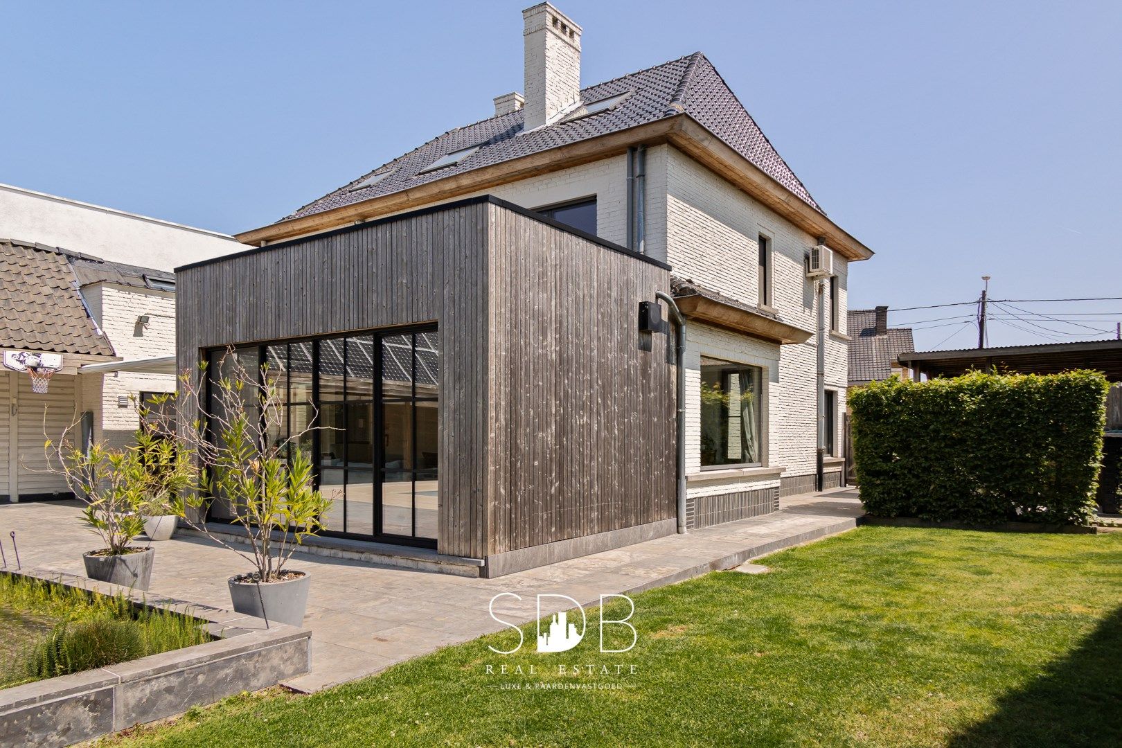 Prachtige hedendaagse villa met gezinstuin en zwembad op 1.387m² foto 21