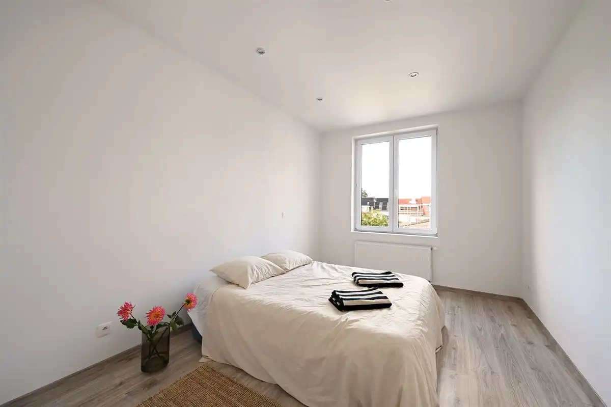 Ruim en lichtrijk appartement te Merksem foto 16