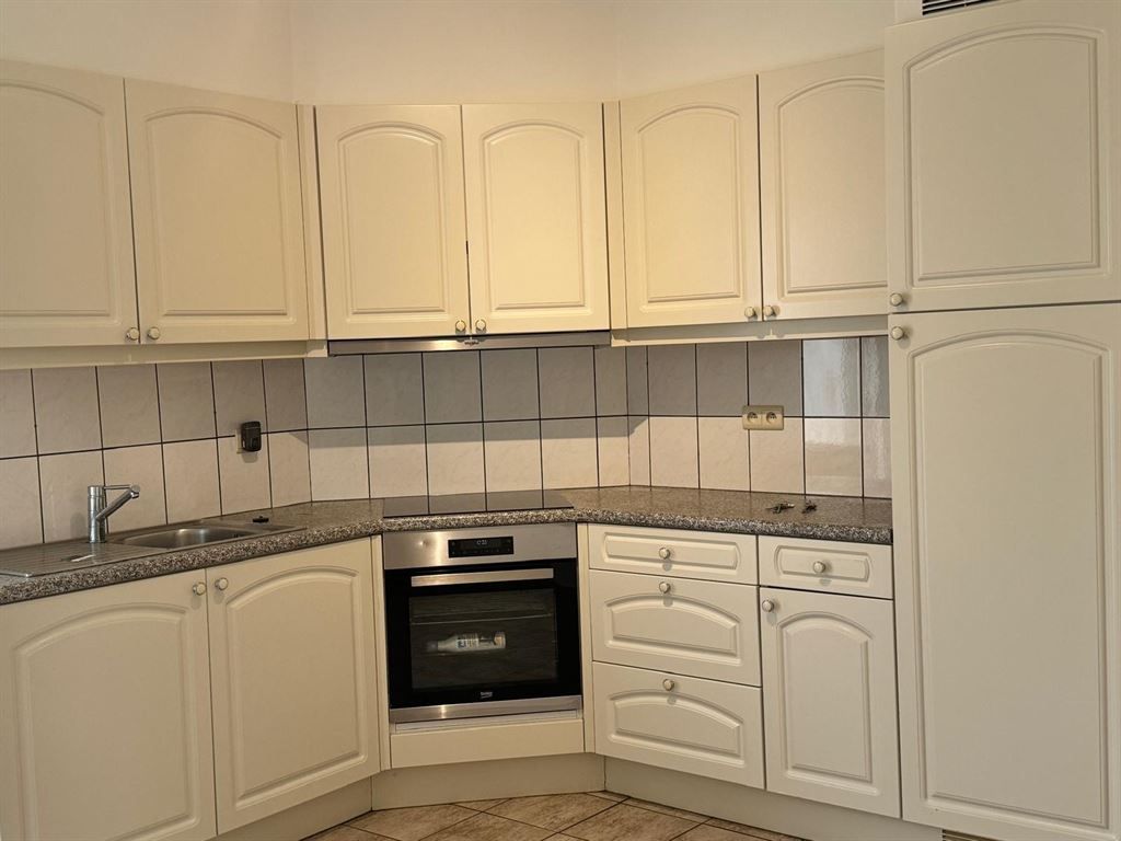 Half-vrijstaande woning met 3 slaapkamers foto 7