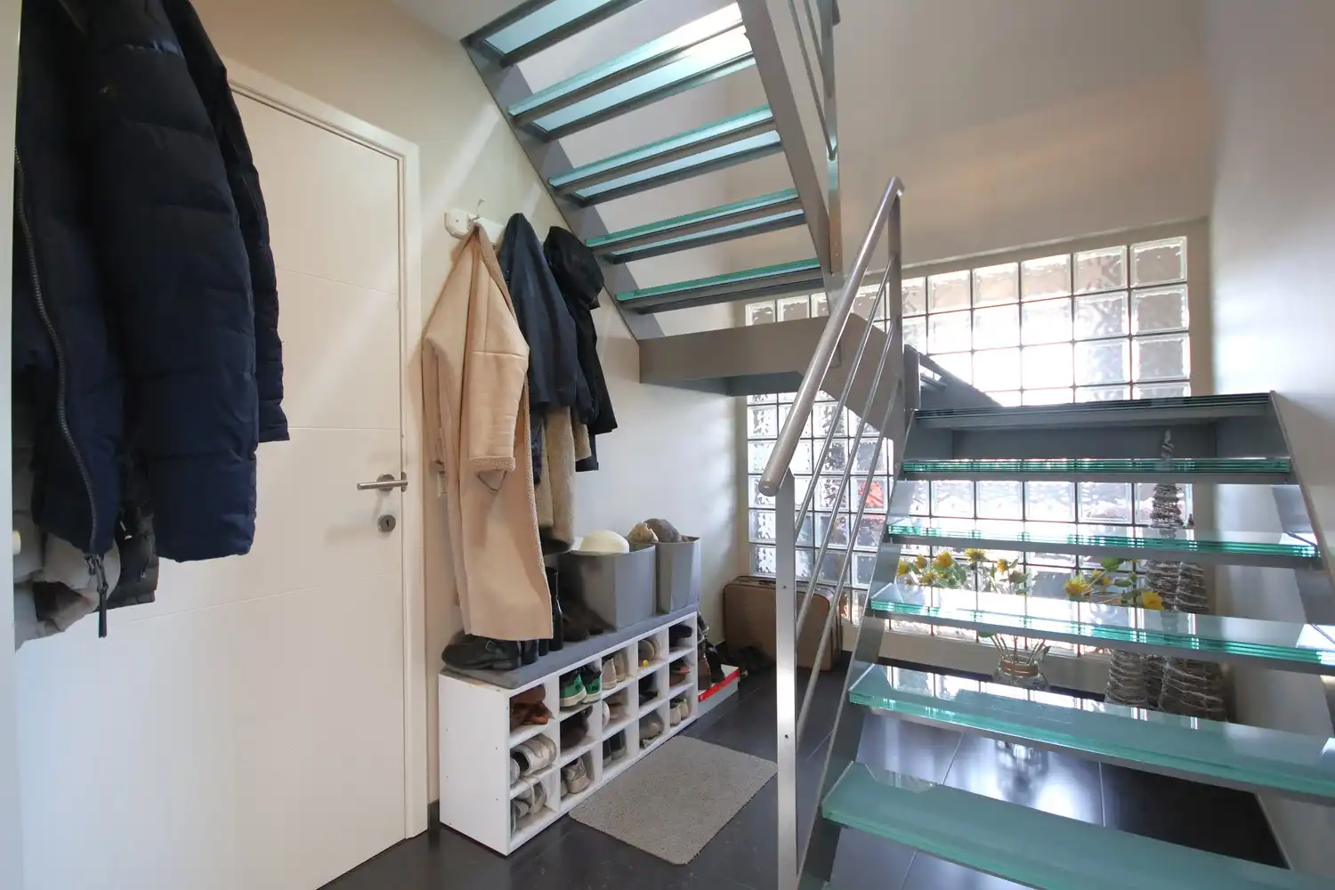 Zeer ruim duplexappartement met 3 slaapkamers in een groene omgeving foto 6