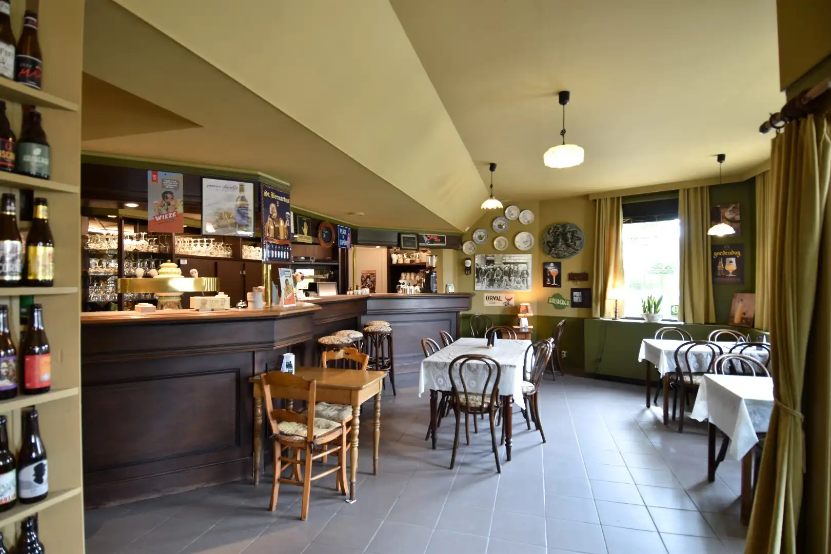 Horecazaak met apart woongedeelte, tuin/terras en garage te koop in Gullegem foto 4