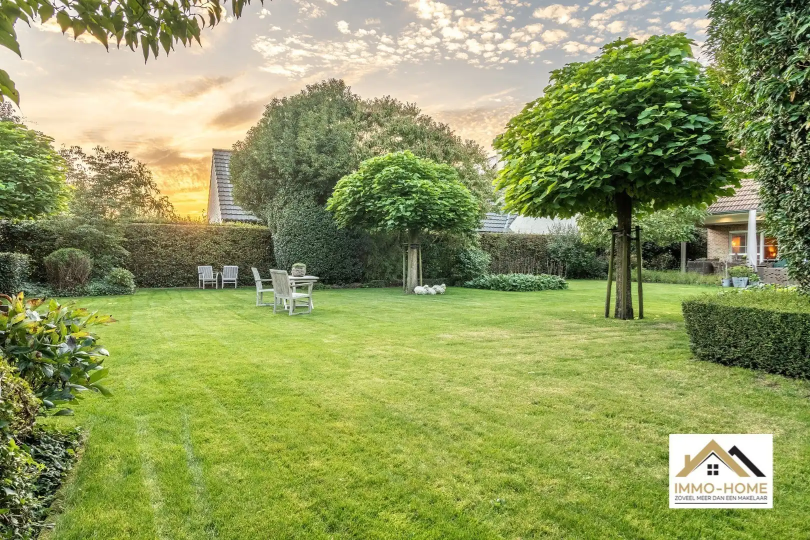 Prachtige woning met breed uitzicht op de tuin foto 2