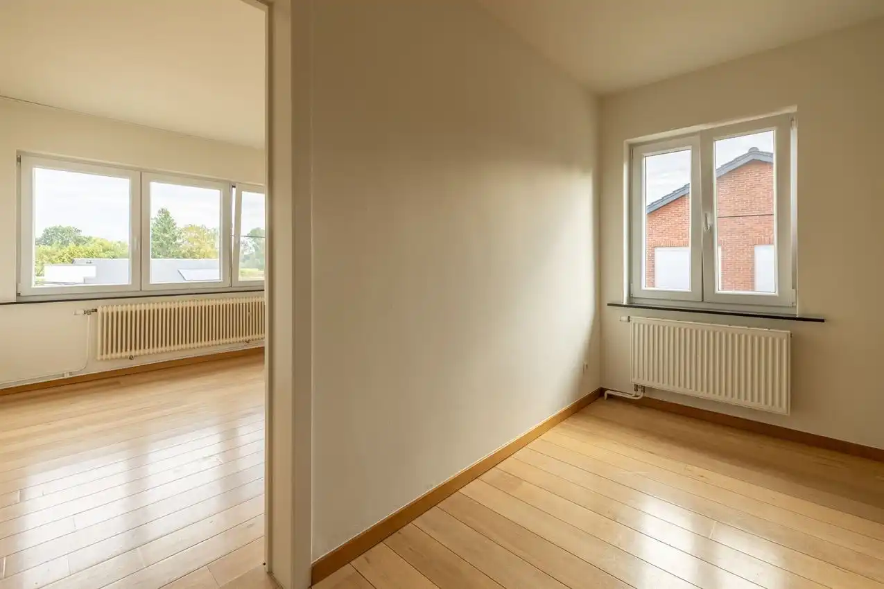 Volledig gerenoveerde woning met 3 slpk., veranda en magnifiek zicht vandaaruit foto 26